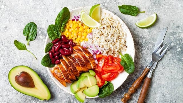 Pollo a la Mexicana [Mexican-Style Chicken].